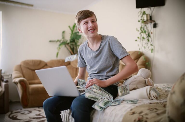 How To Make Money As A Teenager? 31 Best Ways