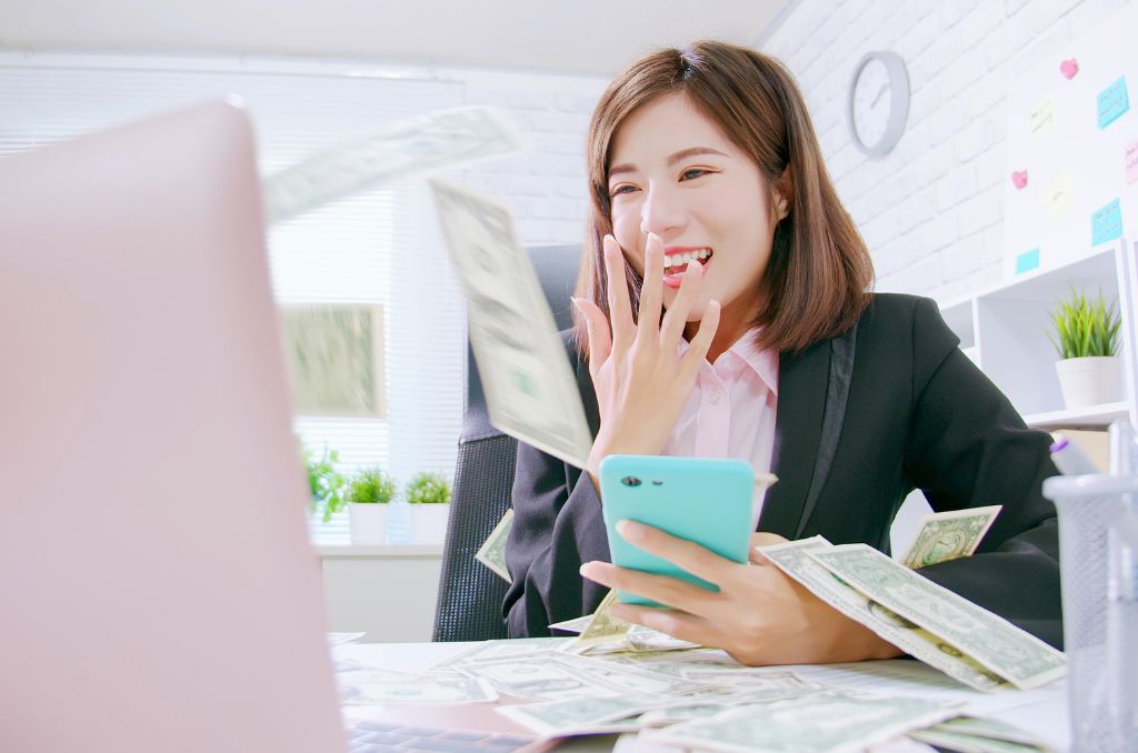 Lazy Earnings Alert - Because Getting Paid For Doing Nothing Is The Ultimate Flex
