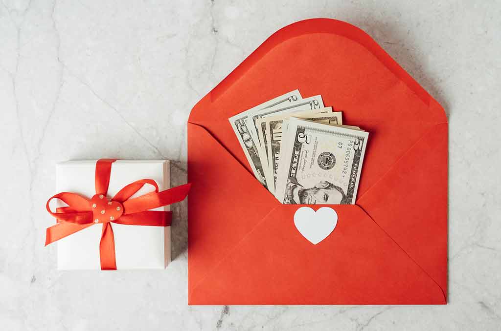 19 Best Last Minute Valentine's Day Gifts Of 2025