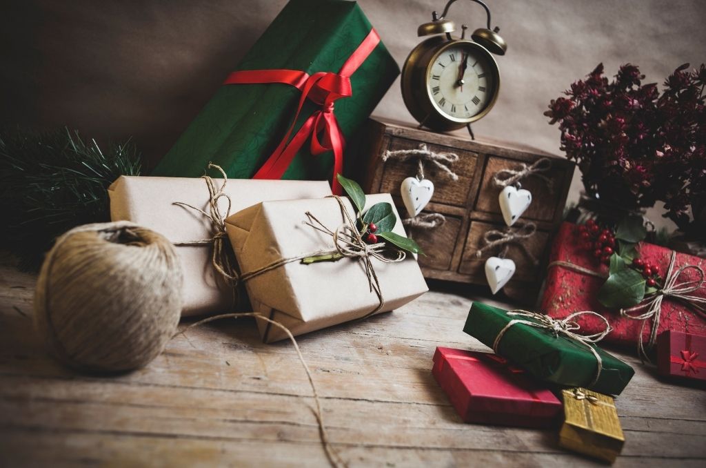 10 Best Places To Get Free Christmas Stuff In 2025