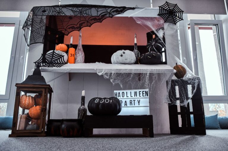 Best Time To Buy Halloween Decorations In 2025