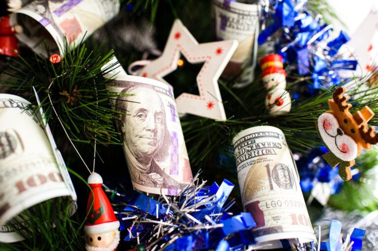 How To Make Extra Money For The Holidays In 2025?